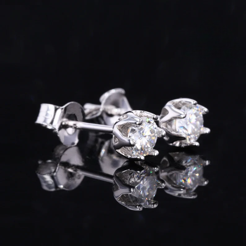 Iced Out VVS Moissanite Diamond Stud Earring 925 Silver Look Classsic Shine