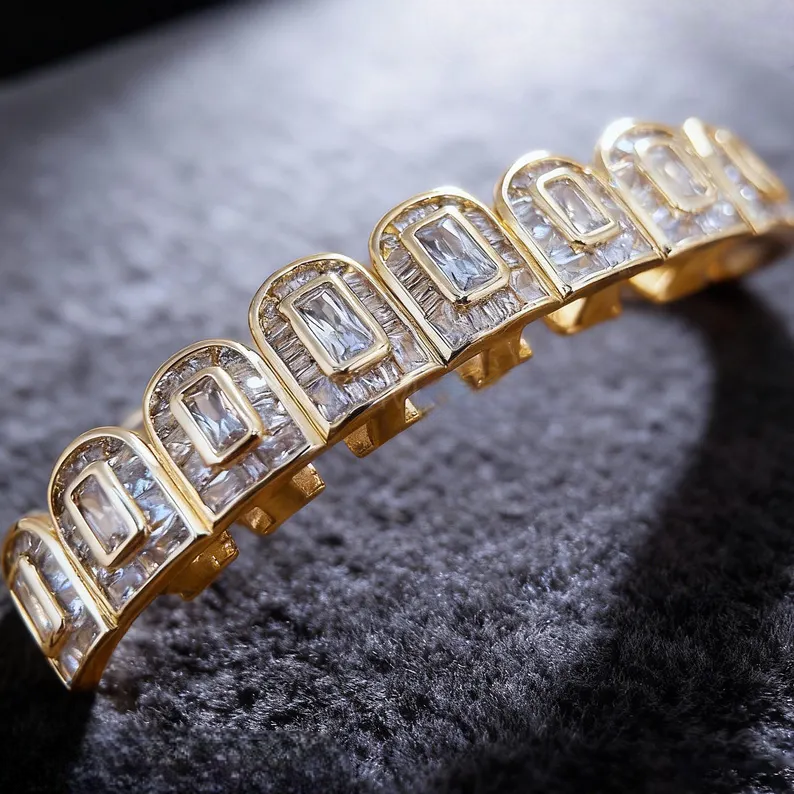 Iced Out 925 Silver Grillz Luxury Hip Hop VVS Moissanite Diamond Hip Hop Dental Grillz Set