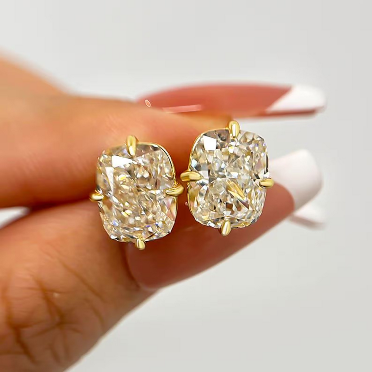 Cushion Cut Moissanite Diamond Stud 925 Silver Classic Luxury Jewelry