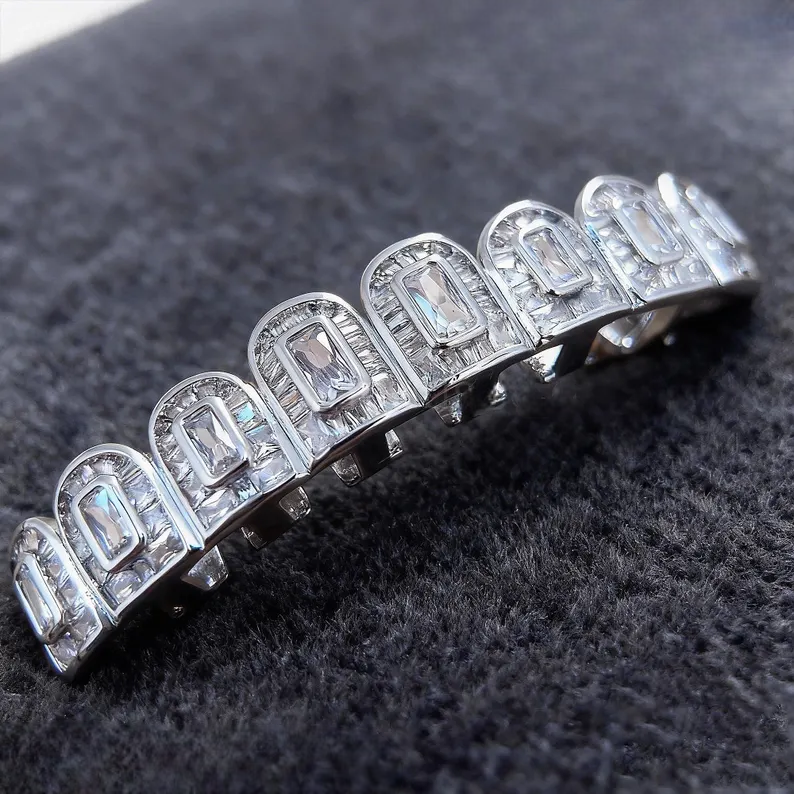Iced Out 925 Silver Grillz Luxury Hip Hop VVS Moissanite Diamond Hip Hop Dental Grillz Set