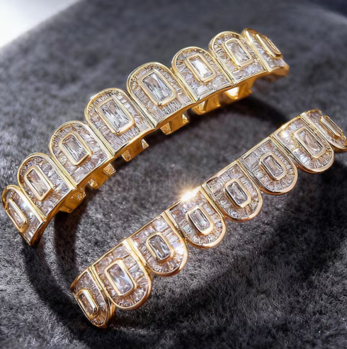 Iced Out 925 Silver Grillz Luxury Hip Hop VVS Moissanite Diamond Hip Hop Dental Grillz Set