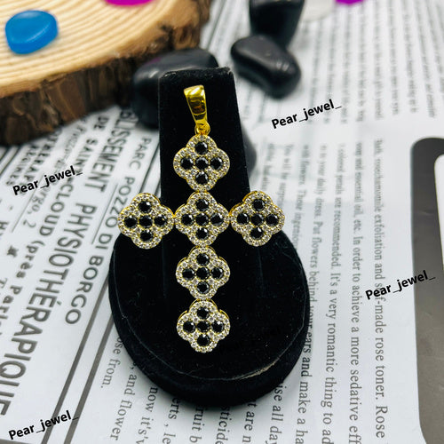 Iced Out Cross Pendant In 925 Silver Pendant Moissanite Diamond