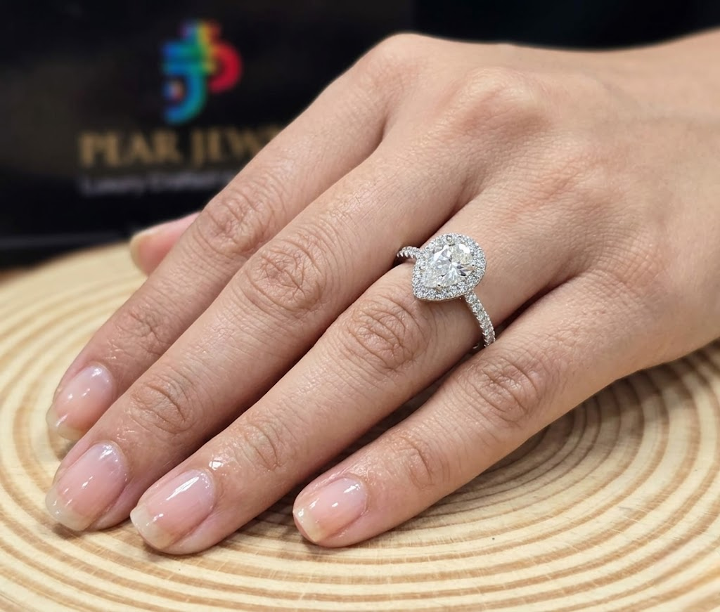 VVS Moissanite Diamond Pear Cut Engagement Ring For Women Propsal