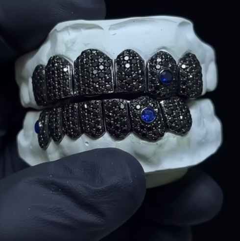 925 Sterling Silver VVS Black Round Cut Moissanite Diamond Grillz