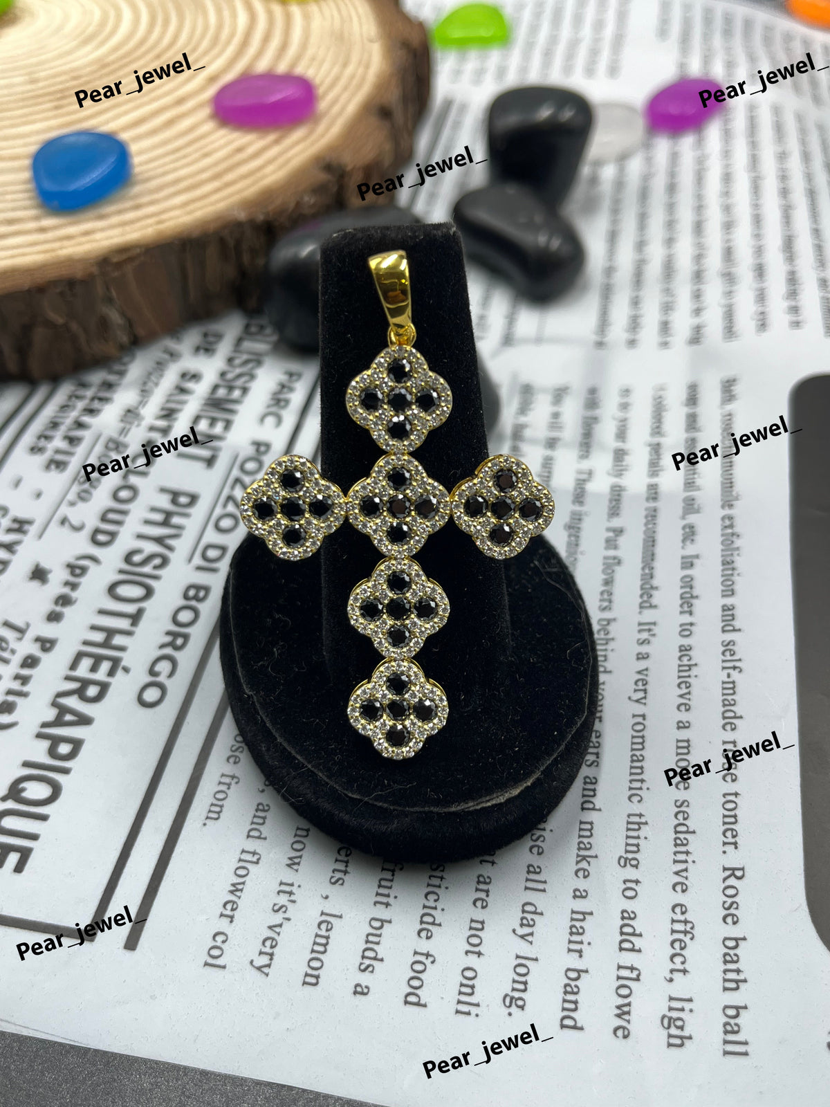 Iced Out Cross Pendant In 925 Silver Pendant Moissanite Diamond