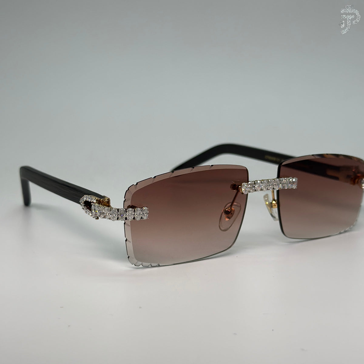 Brown Gradiant Glasses In Oval Cut Diamond With Black Frame