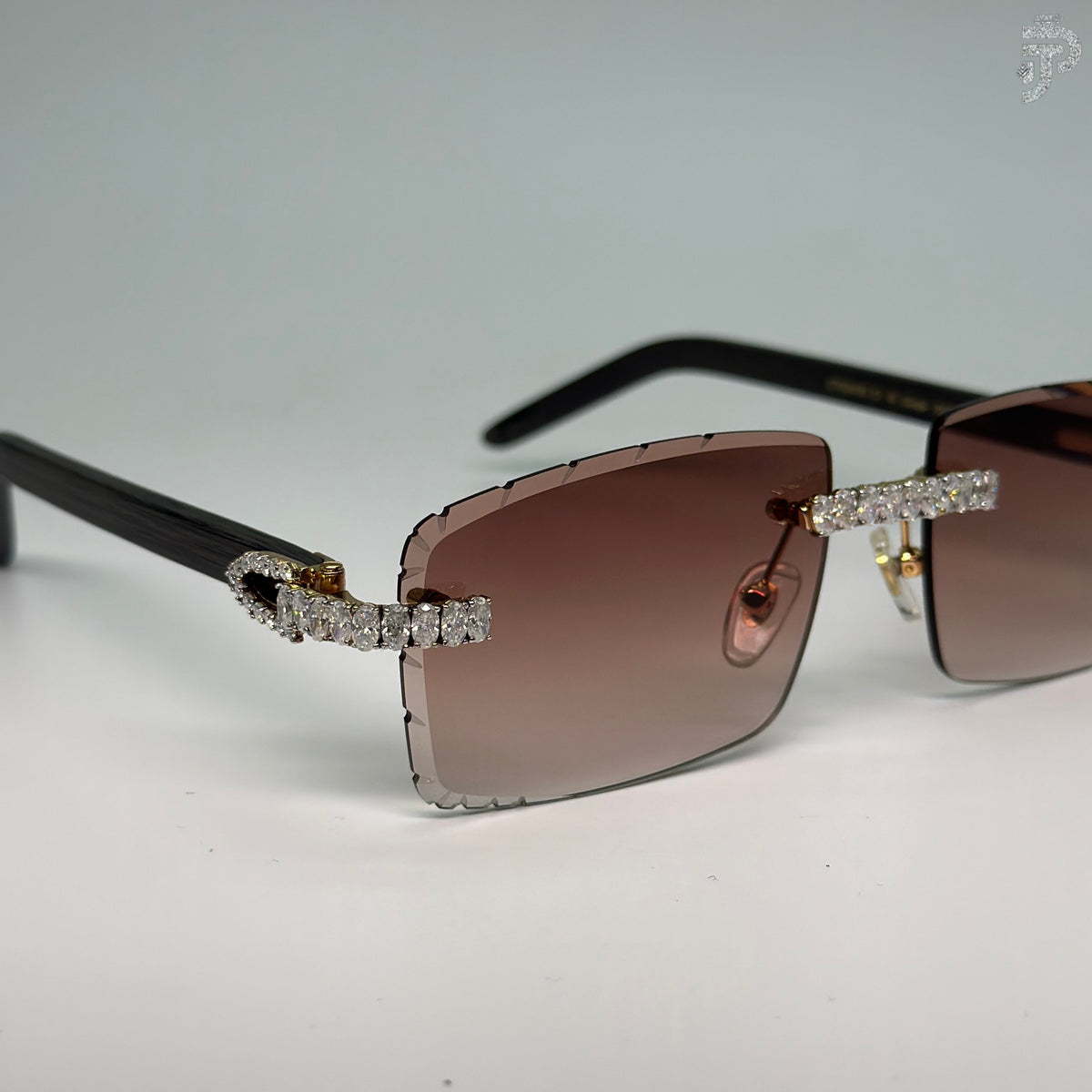 Brown Gradiant Glasses In Oval Cut Diamond With Black Frame