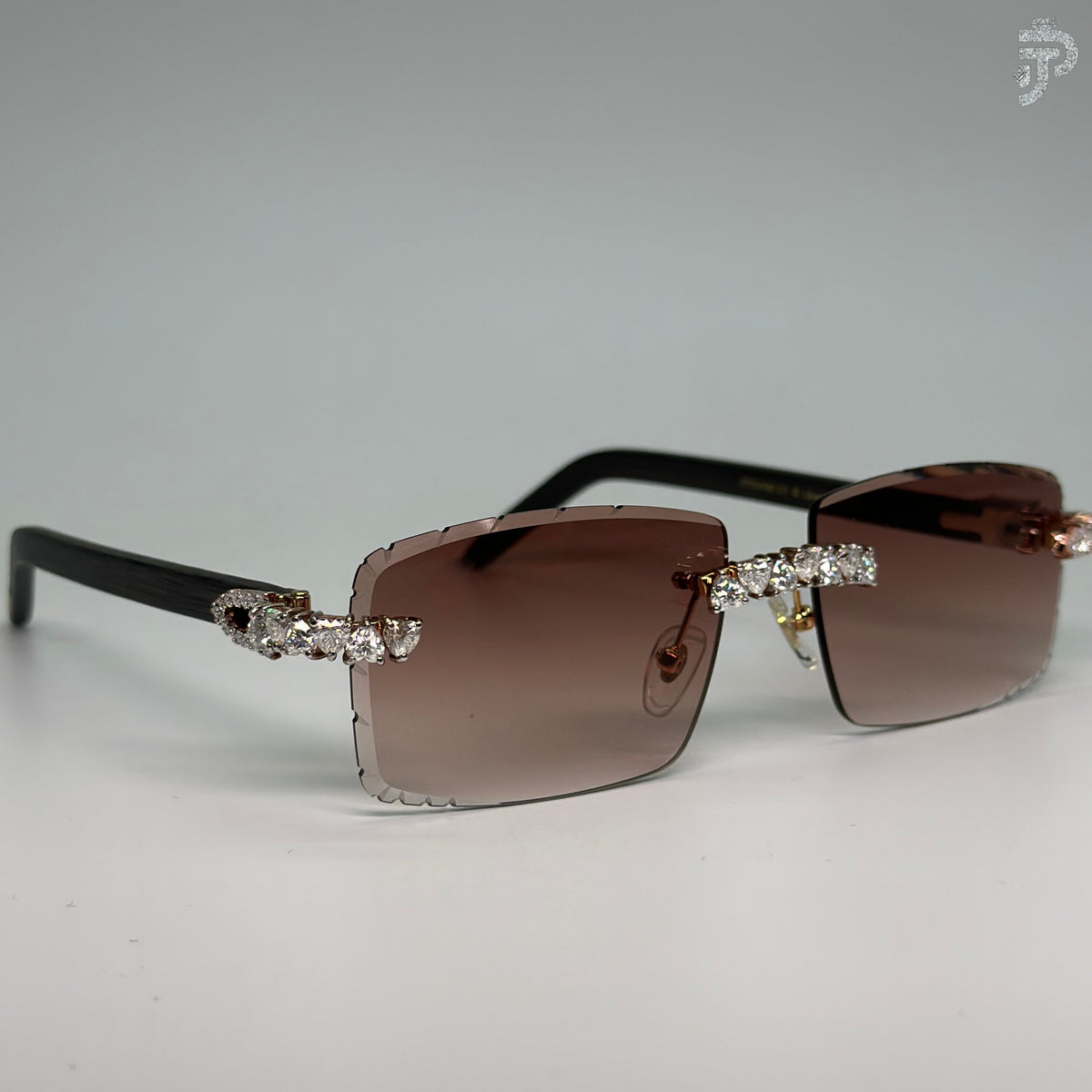 Brown Color Glass With Heart Cut Stone Glasses For Unisex Wear
