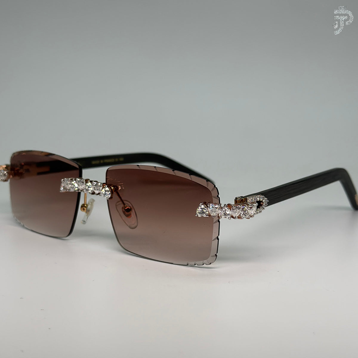Brown Color Glass With Heart Cut Stone Glasses For Unisex Wear