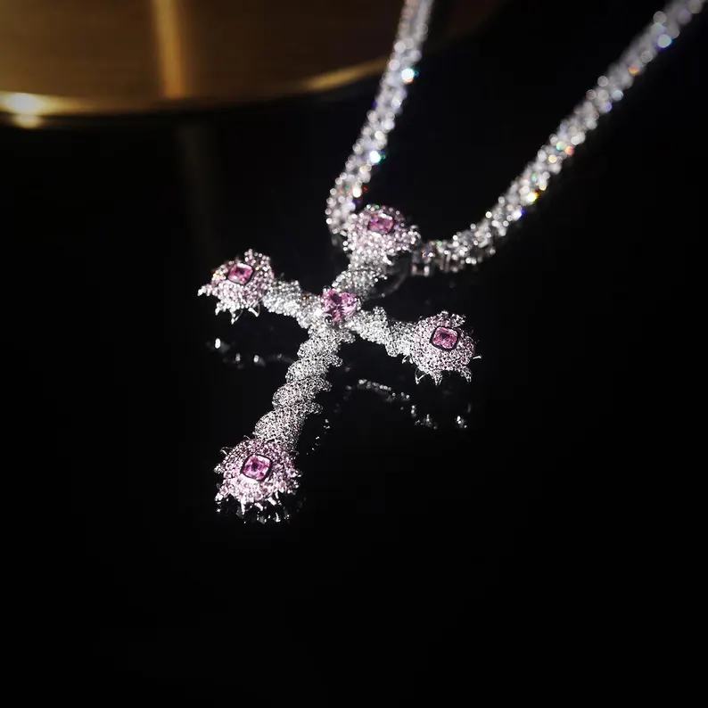 Cross Design 925 Silver VVS Moissanite Diamond Pendant For Unisex