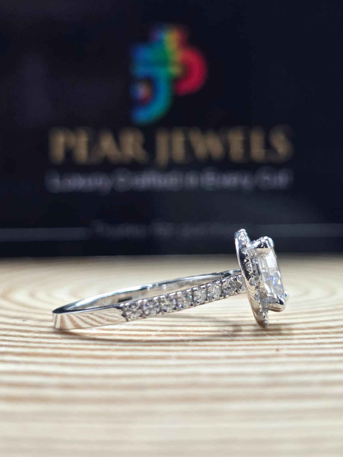 Brilliant Round Moissanite Ring Halo Diamond Pave Band Luxury Engagement Bridal Jewelry