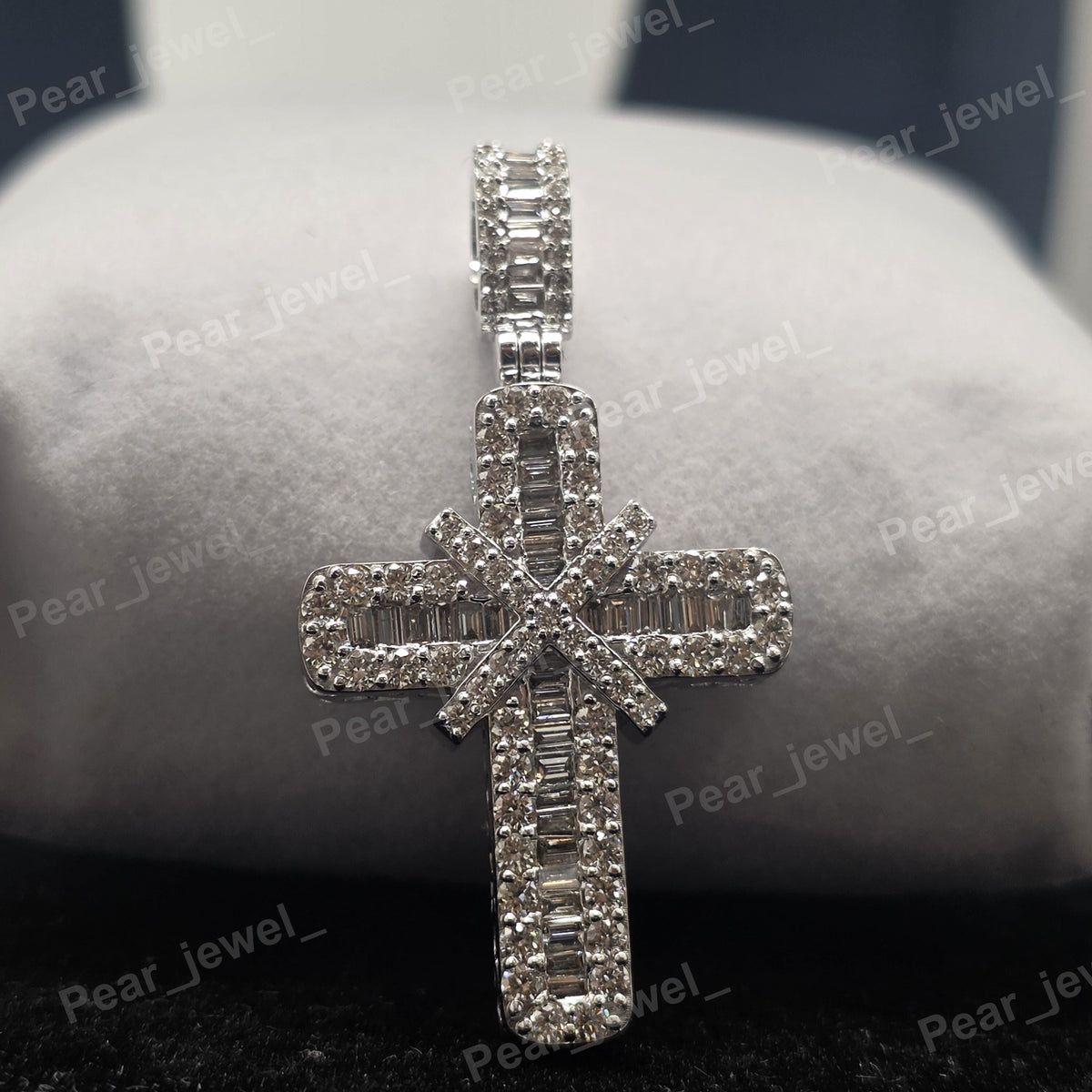 Moissanite Diamond Cross Pendant 925 Sterling Silver Iced Out Christian Cross Pendant Hip Hop Luxury Men's Women's