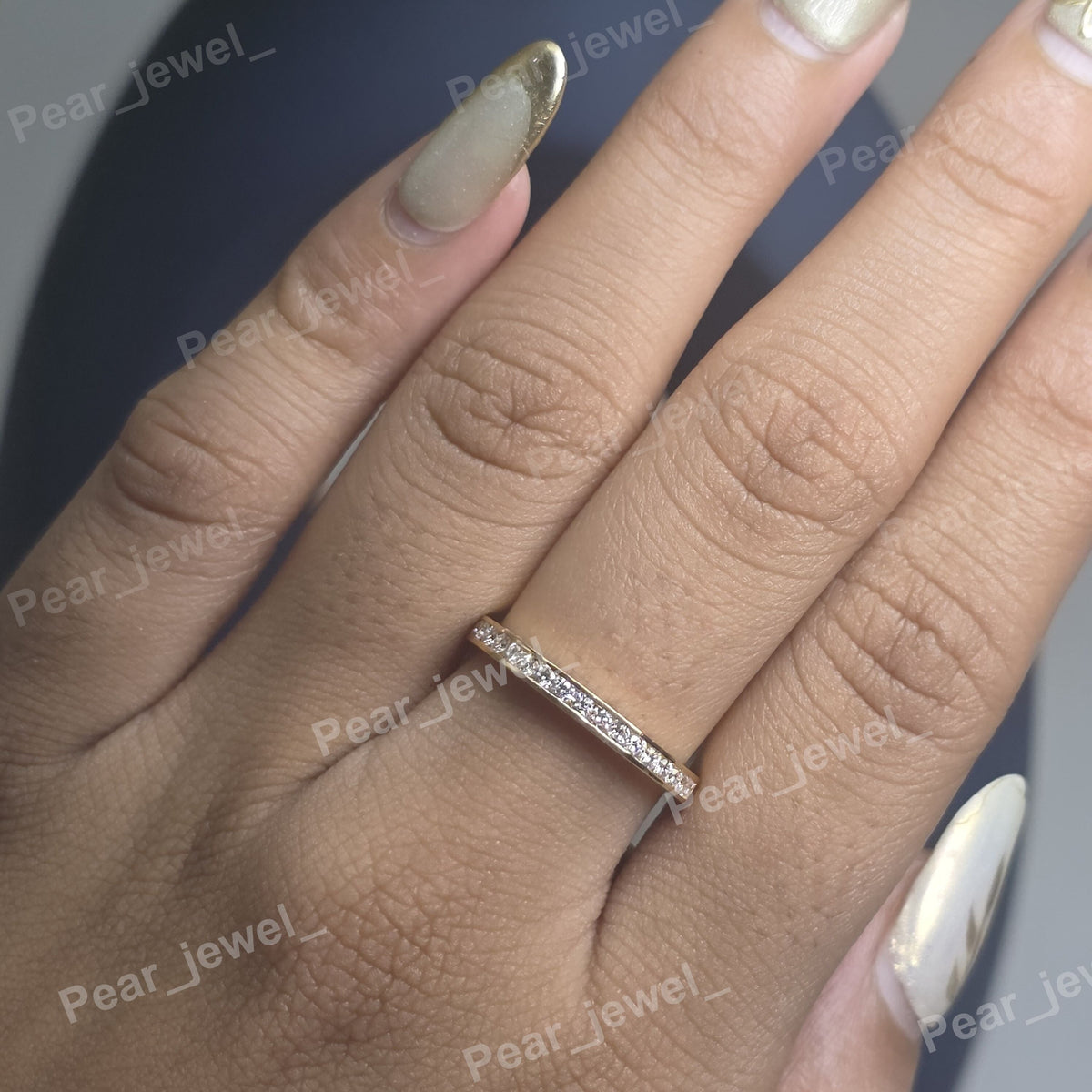 VVS Round Brilliant Cut Moissanite Diamond 925 Silver Wedding Band For Women Wear