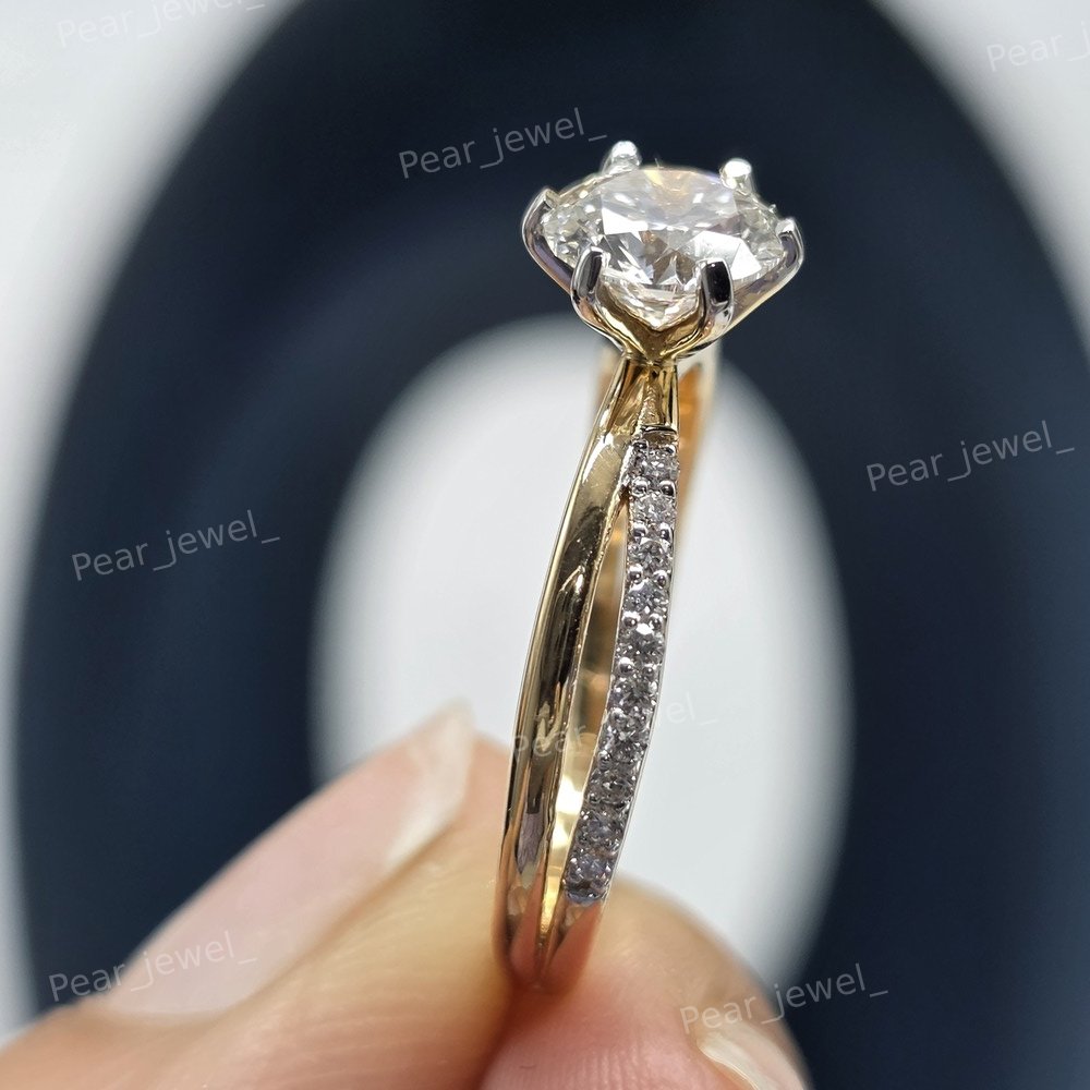 Round Cut VVS Moissanite Diamond Sparkling 925 Sterling Silver Sparkling Ring