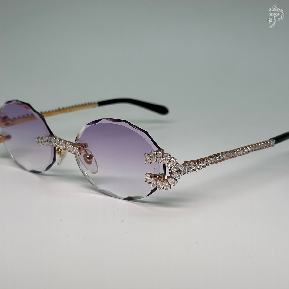 Unisex Wear Oval Cut Diamond Glasses With Purple Gradiant Glasses