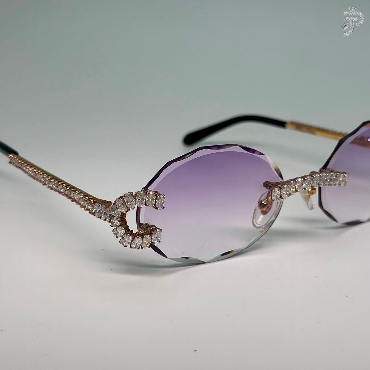 Unisex Wear Oval Cut Diamond Glasses With Purple Gradiant Glasses