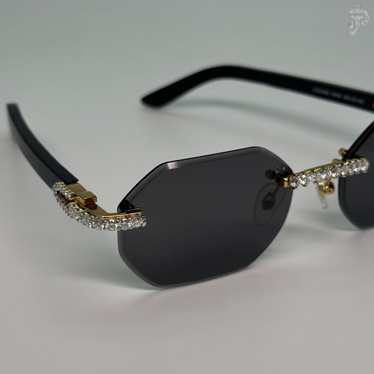 Iced out Round Stone Sunglasses With Black Frame And Black Glasses