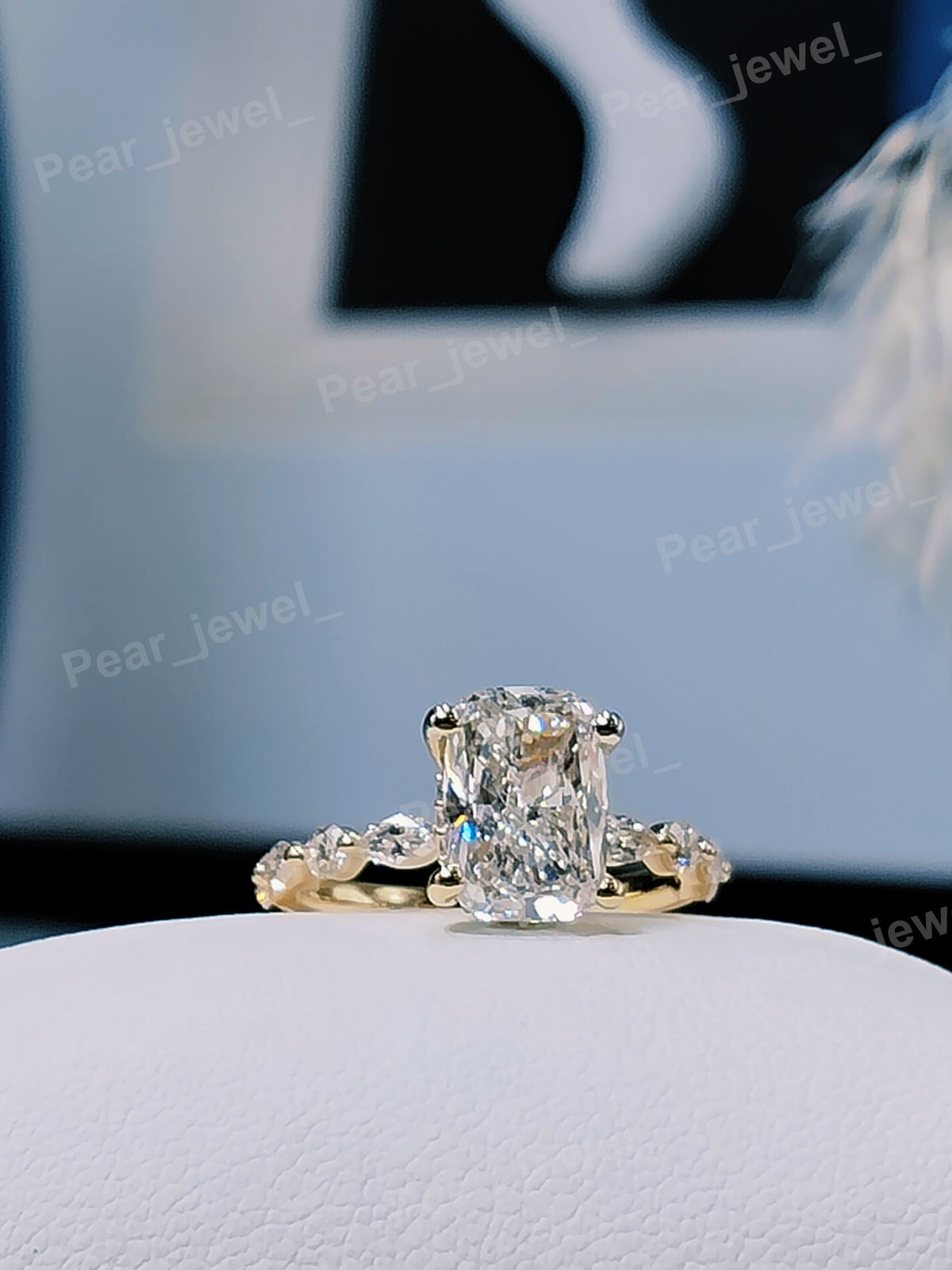 VVS Moissanite Elongated Cushion Diamond Iced Out Silver Elgant Luxury Statement Women Wear Ring