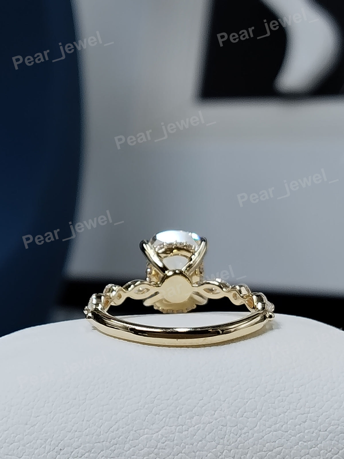 VVS Moissanite Elongated Cushion Diamond Iced Out Silver Elgant Luxury Statement Women Wear Ring