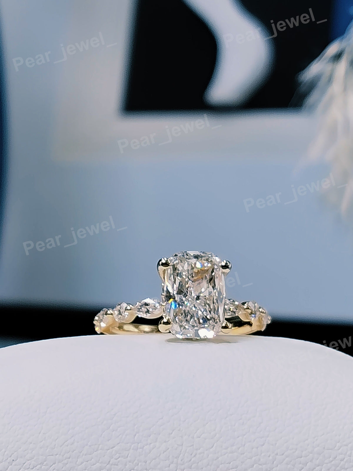 VVS Moissanite Elongated Cushion Diamond Iced Out Silver Elgant Luxury Statement Women Wear Ring
