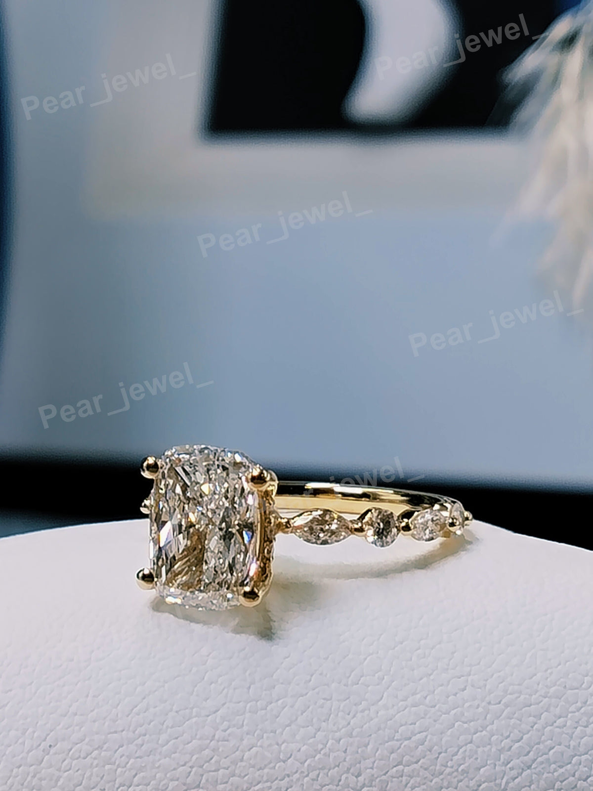 VVS Moissanite Elongated Cushion Diamond Iced Out Silver Elgant Luxury Statement Women Wear Ring