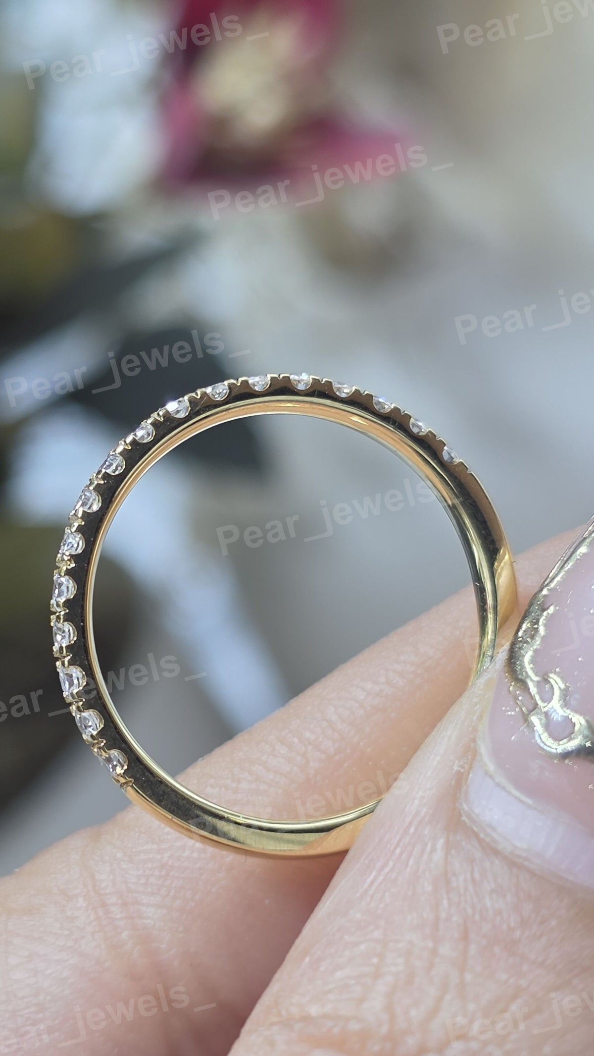 Round Cut VVS Moissanite Diamond 925 Silver Wedding Wear Band For Women