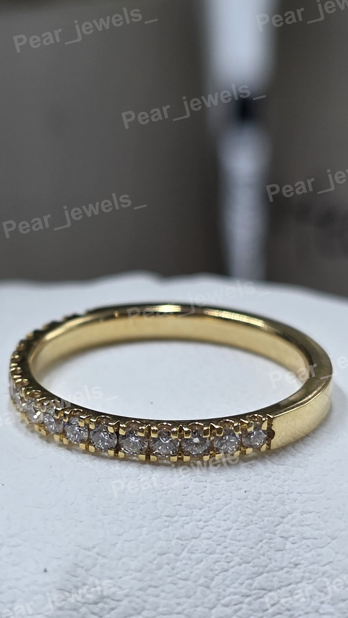 Round Cut VVS Moissanite Diamond 925 Silver Wedding Wear Band For Women