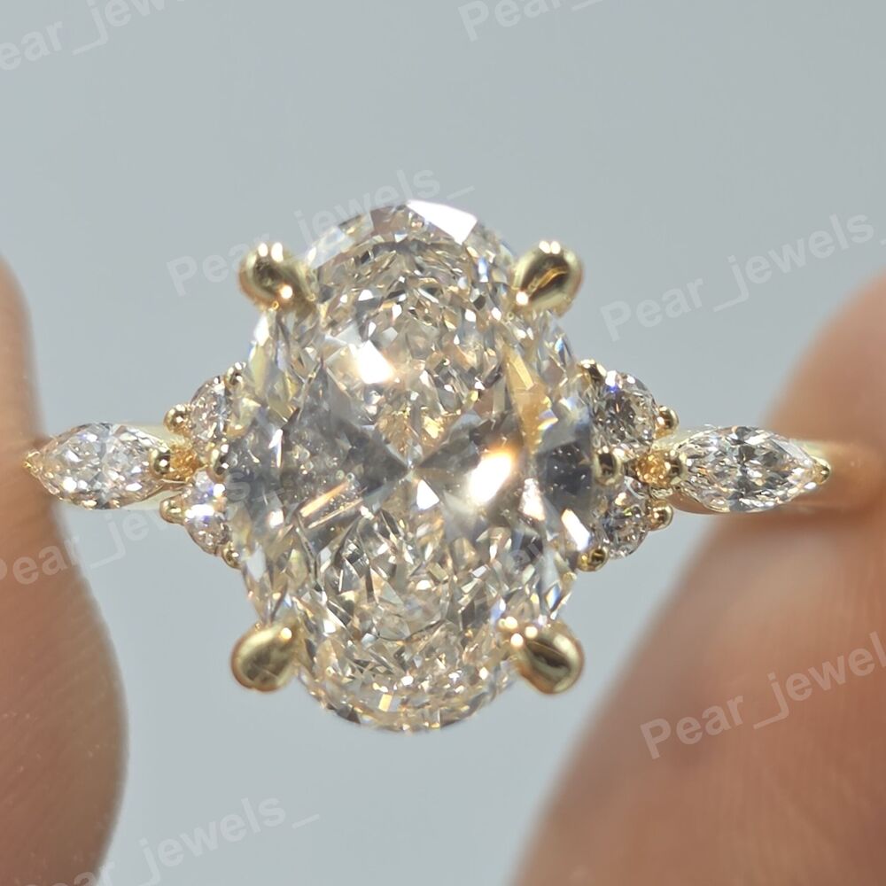 Iced Out 925 Sterling Silver Oval Cut Moissanite Sparkling Wedding Wear Ring