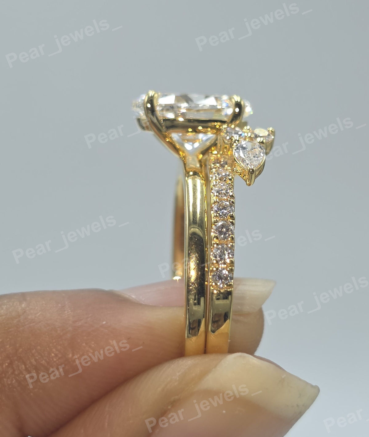 Iced Out Oval Cut VVS Moissanite Diamond Silver Ring Set For Wedding Wear