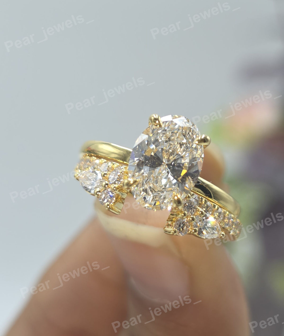 Iced Out Oval Cut VVS Moissanite Diamond Silver Ring Set For Wedding Wear