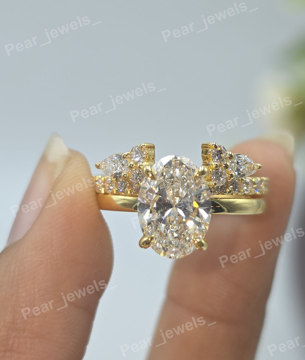 Iced Out Oval Cut VVS Moissanite Diamond Silver Ring Set For Wedding Wear