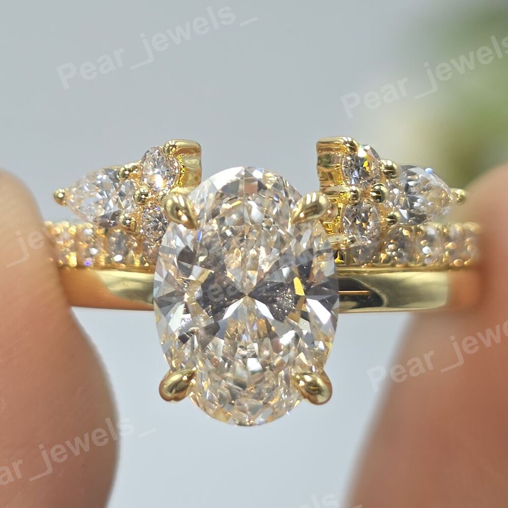 Iced Out Oval Cut VVS Moissanite Diamond Silver Ring Set For Wedding Wear