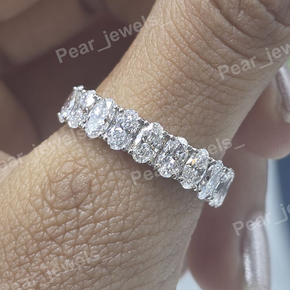 Oval Cut Silver Moissanite Dimaond Luxury Statement Women Wear Engagement Band