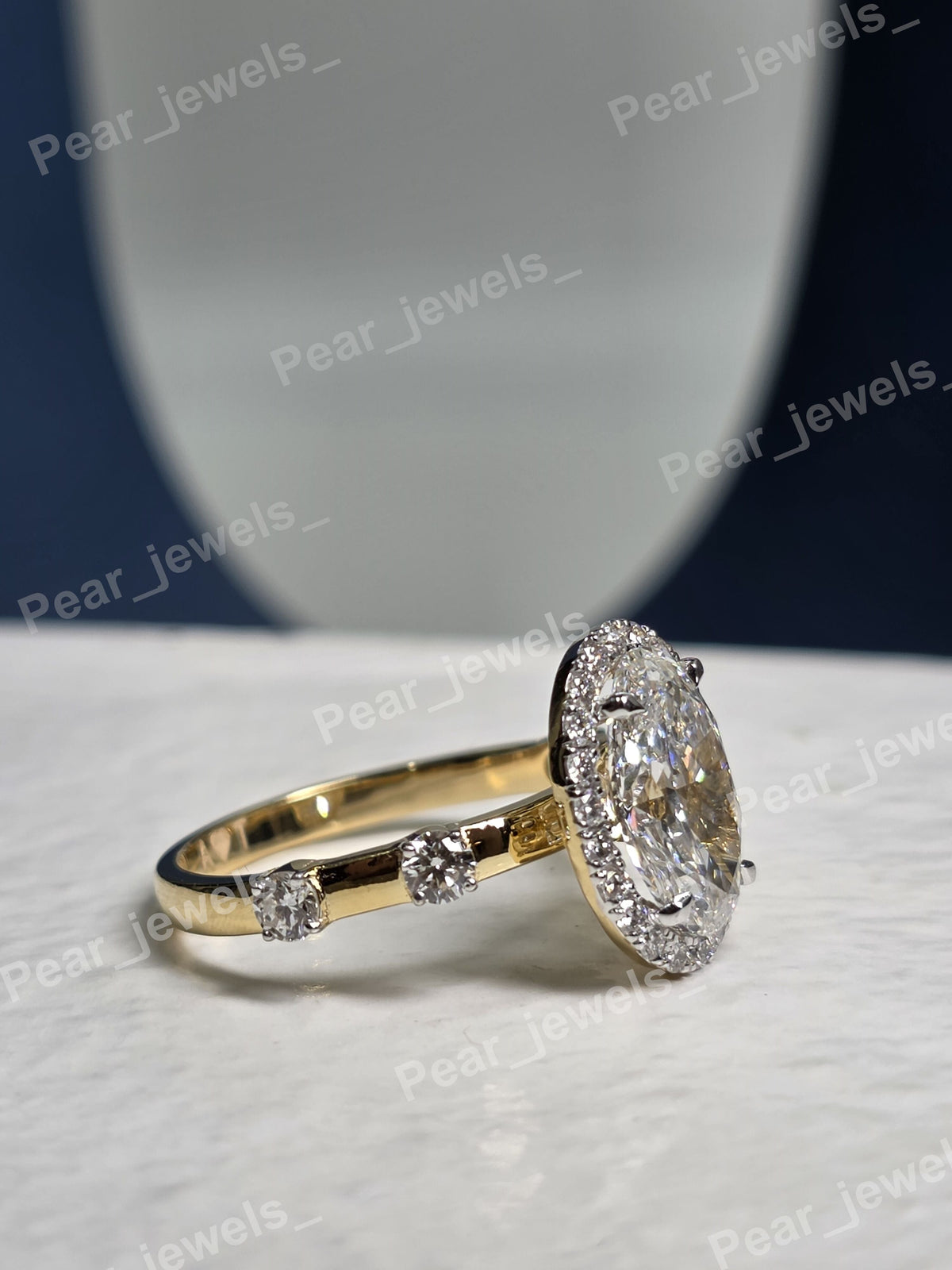 Oval Cut Moissanite Diamond 925 Sterling Silver Luxury Elegant Ring For Unisex Wear