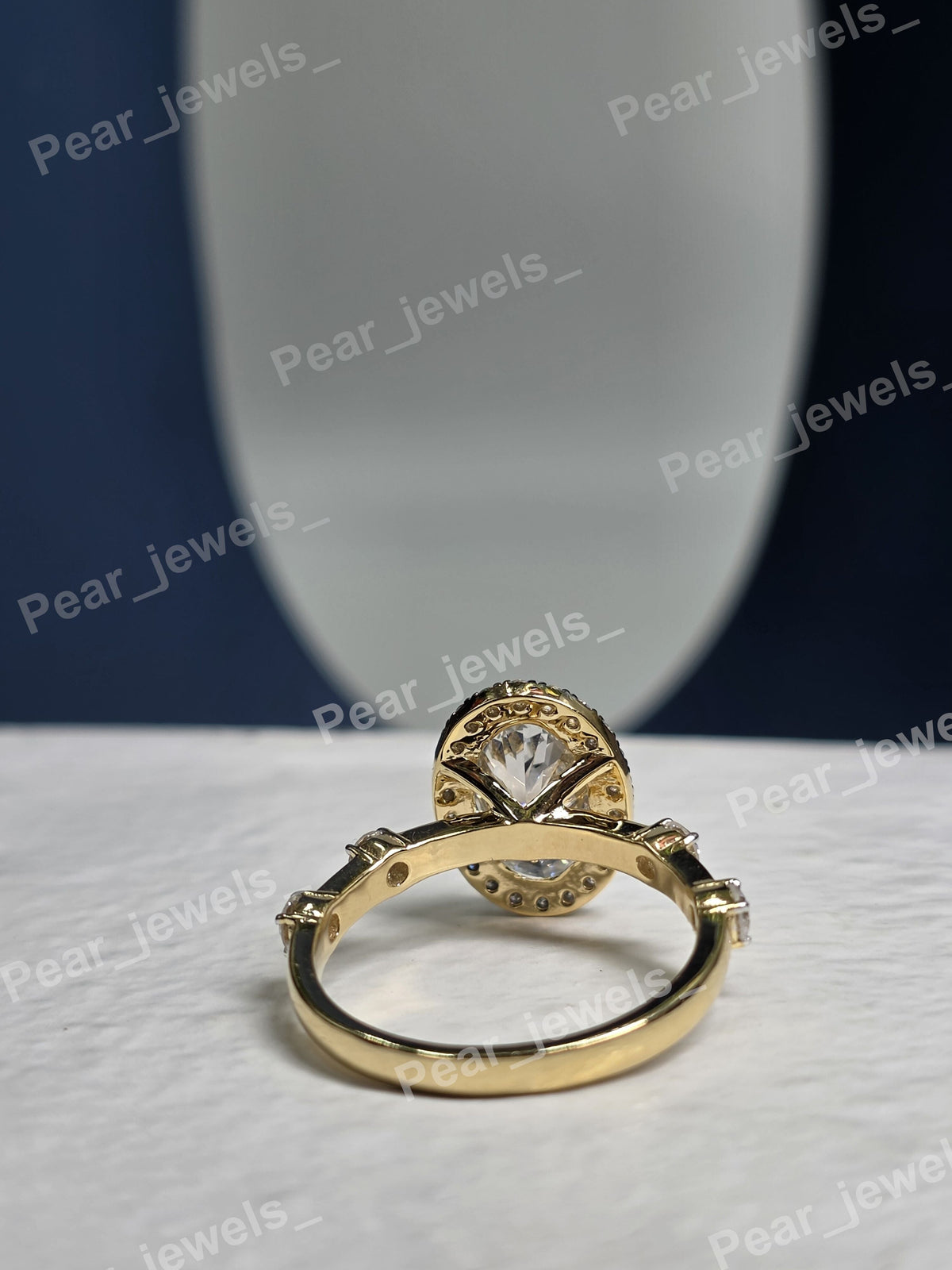 Oval Cut Moissanite Diamond 925 Sterling Silver Luxury Elegant Ring For Unisex Wear
