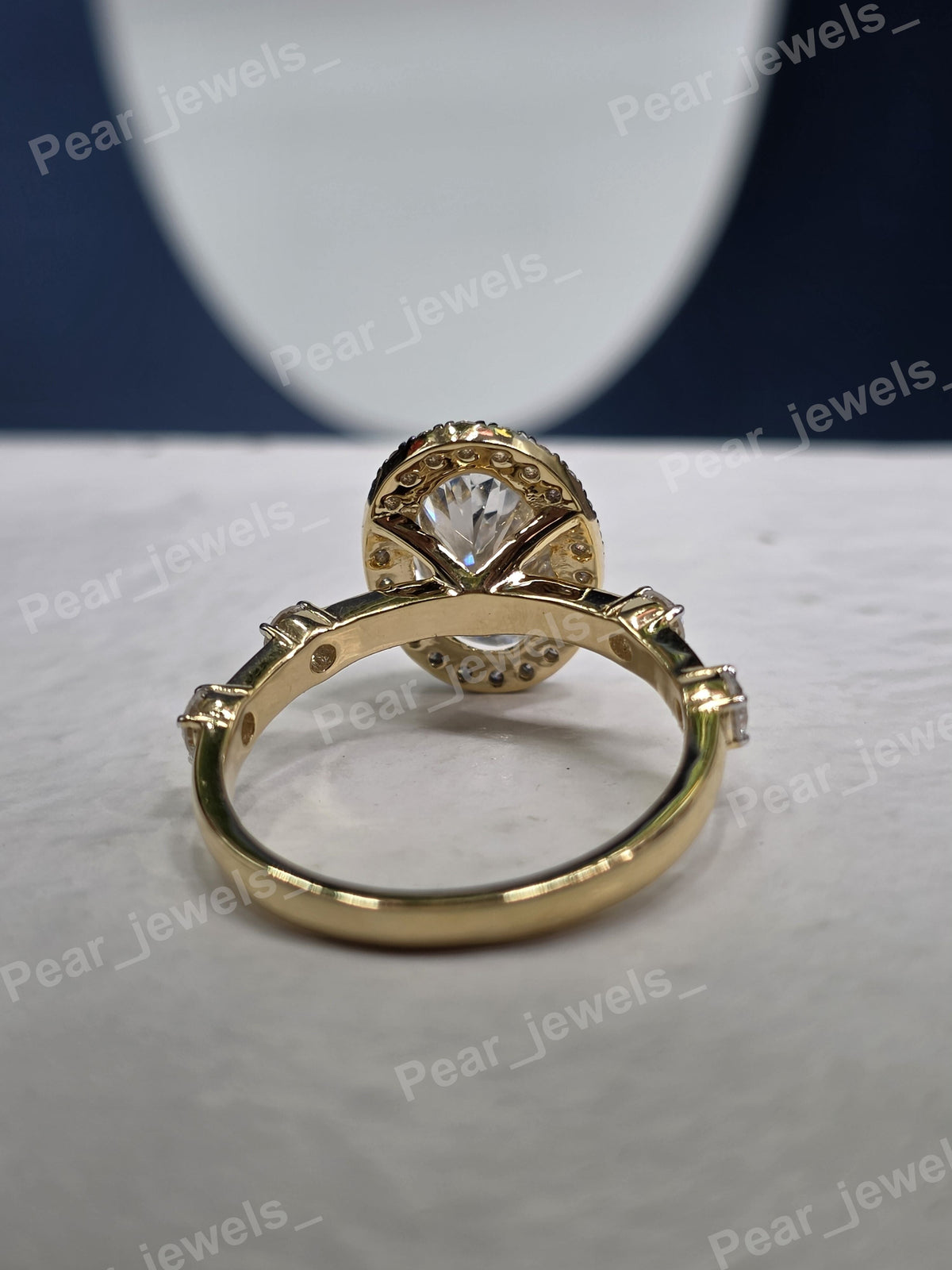 Oval Cut Moissanite Diamond 925 Sterling Silver Luxury Elegant Ring For Unisex Wear