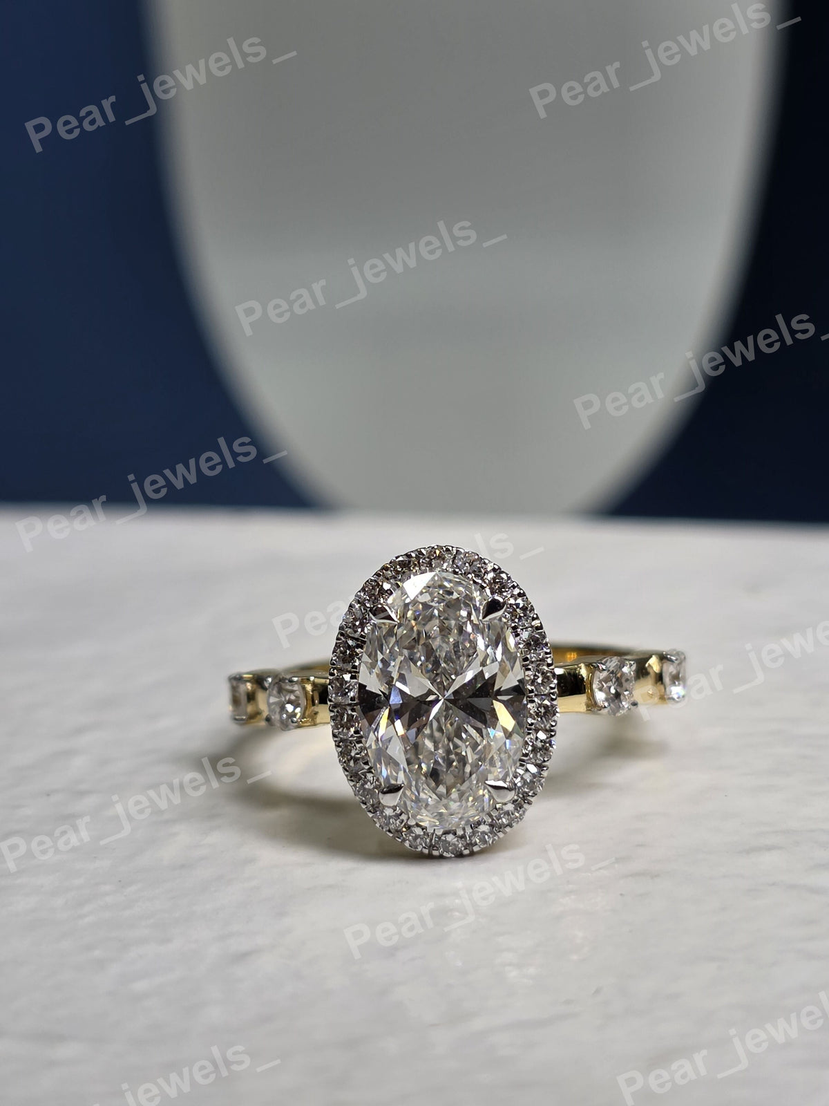 Oval Cut Moissanite Diamond 925 Sterling Silver Luxury Elegant Ring For Unisex Wear