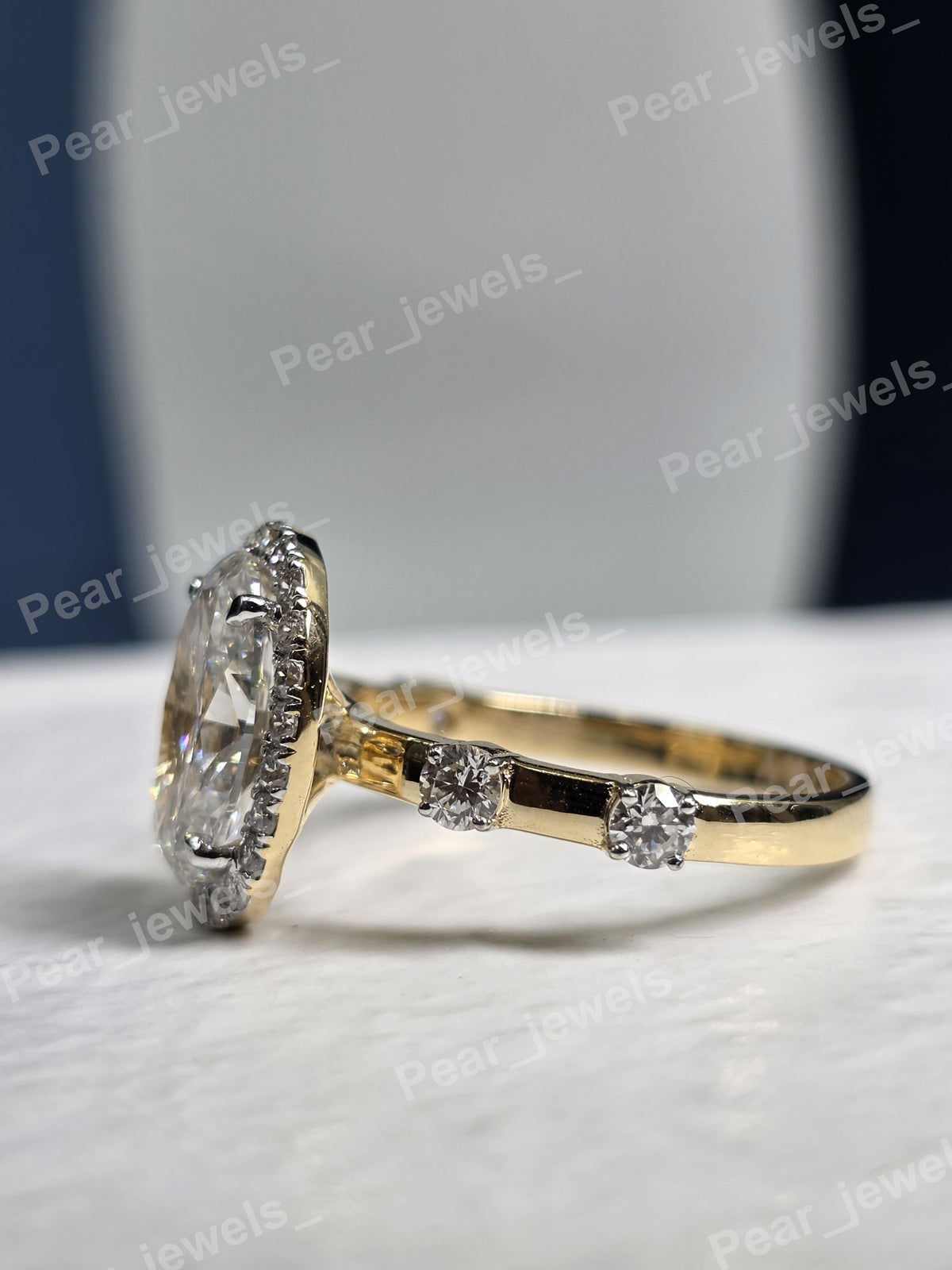 Oval Cut Moissanite Diamond 925 Sterling Silver Luxury Elegant Ring For Unisex Wear