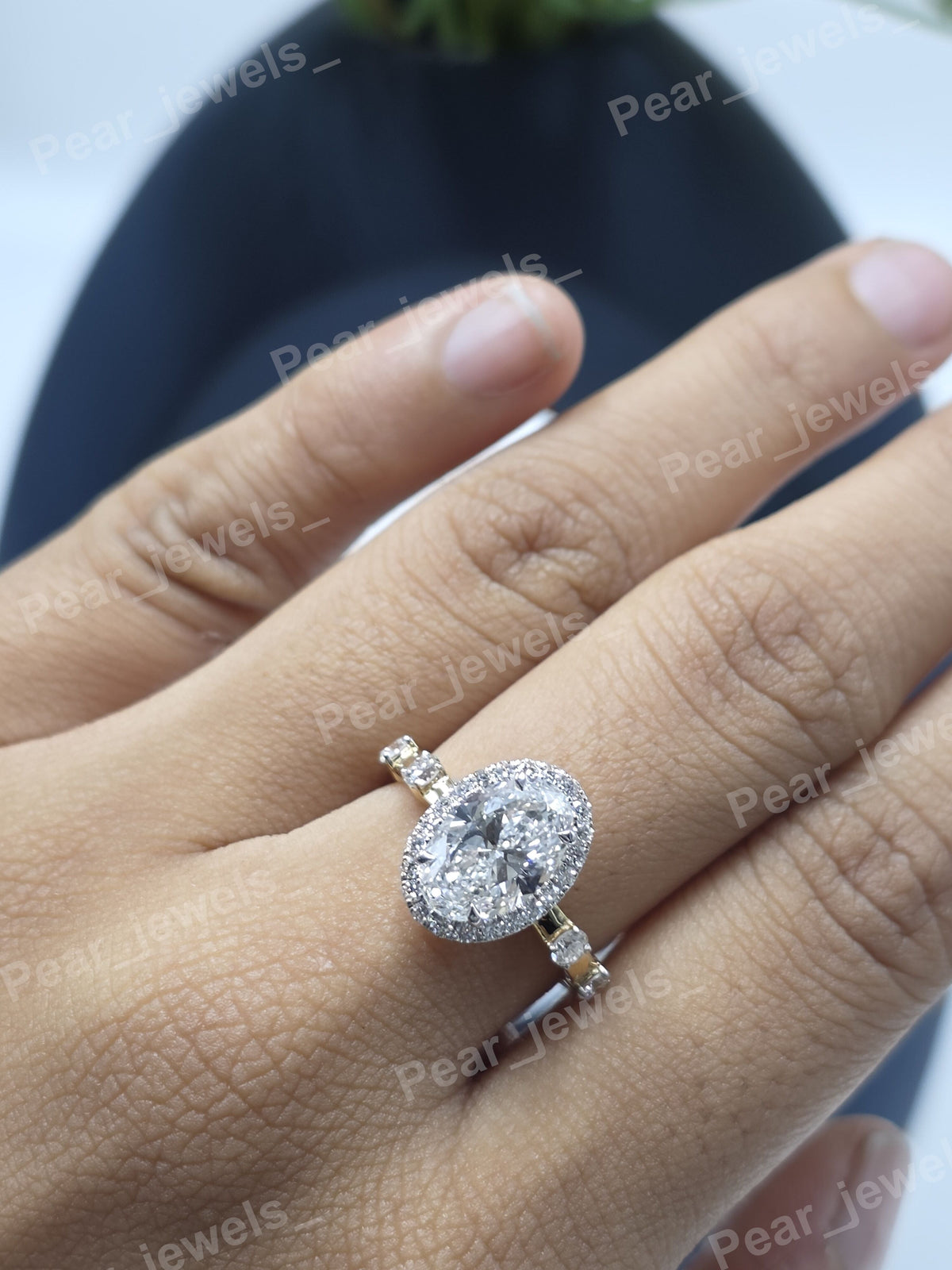 Oval Cut Moissanite Diamond 925 Sterling Silver Luxury Elegant Ring For Unisex Wear