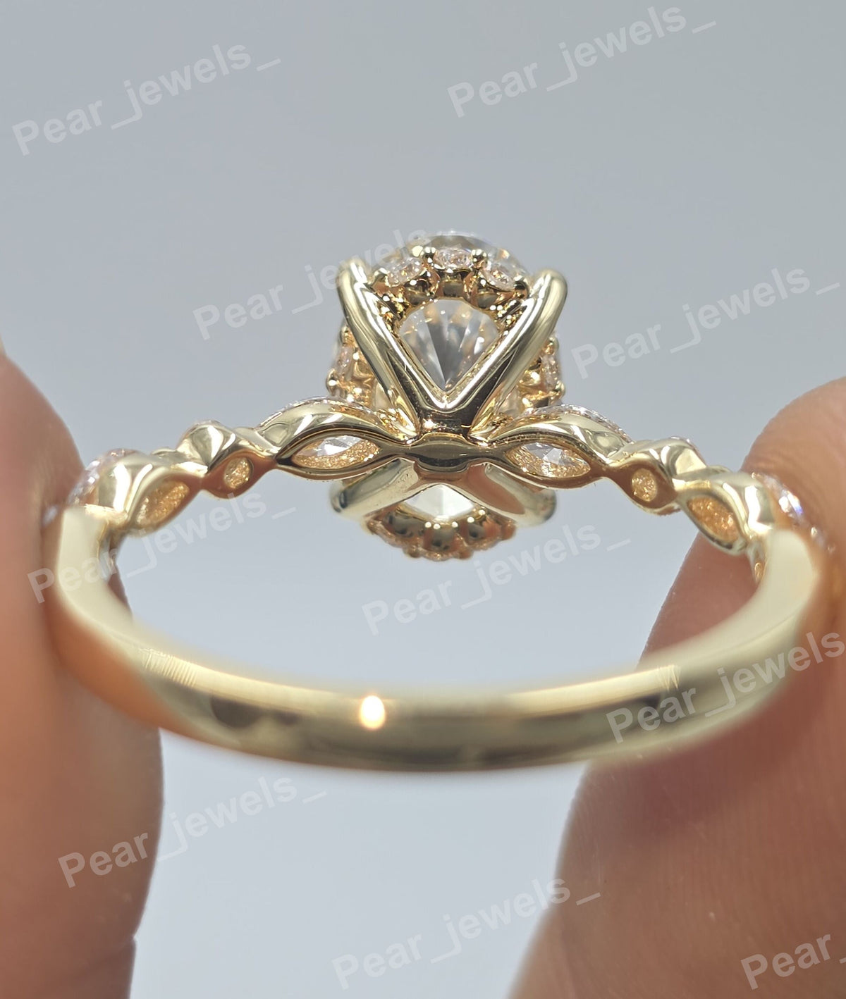 Iced Out 1.50 Ct Oval Cut Moissanite Diamond 925 Sterling Silver Wedding Wear Ring