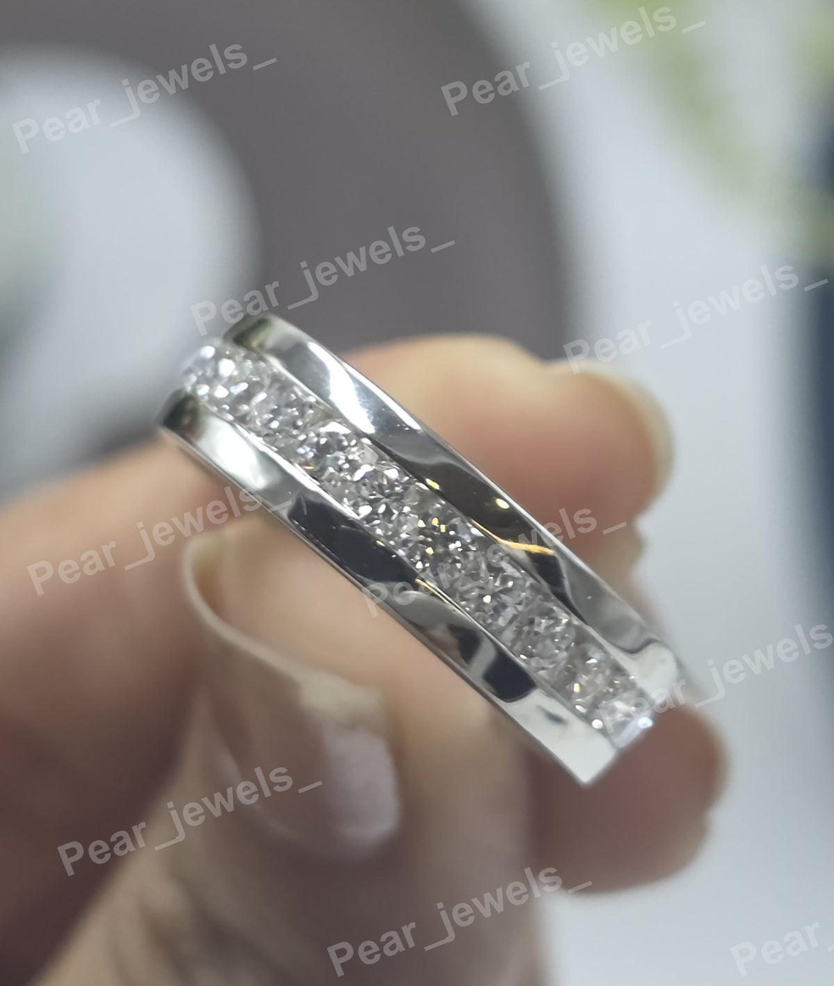 Round Brilliant Cut VVS Moissanite Diamond 925 Silver Daily Wear Band