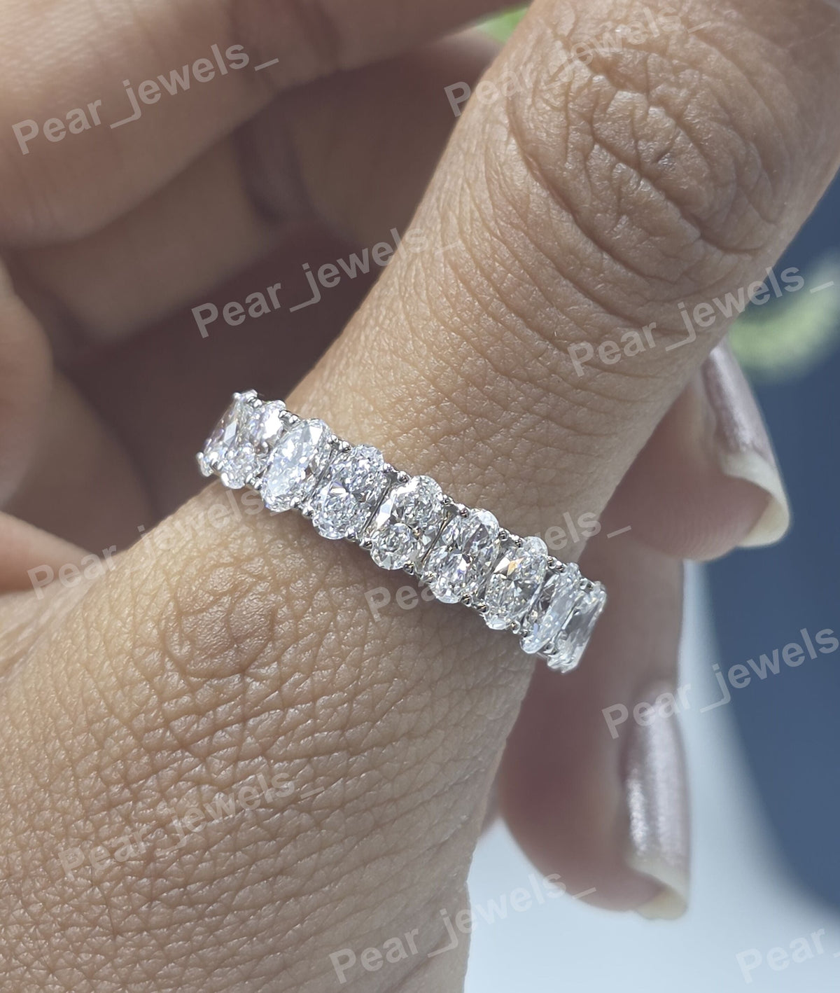 Oval Cut Silver Moissanite Dimaond Luxury Statement Women Wear Engagement Band
