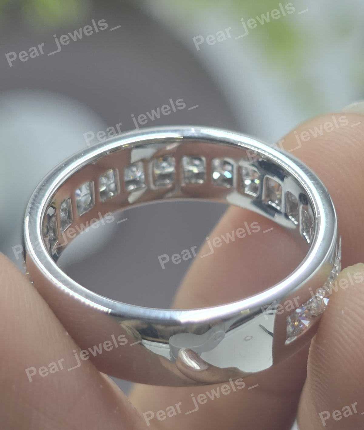Round Brilliant Cut VVS Moissanite Diamond 925 Silver Daily Wear Band