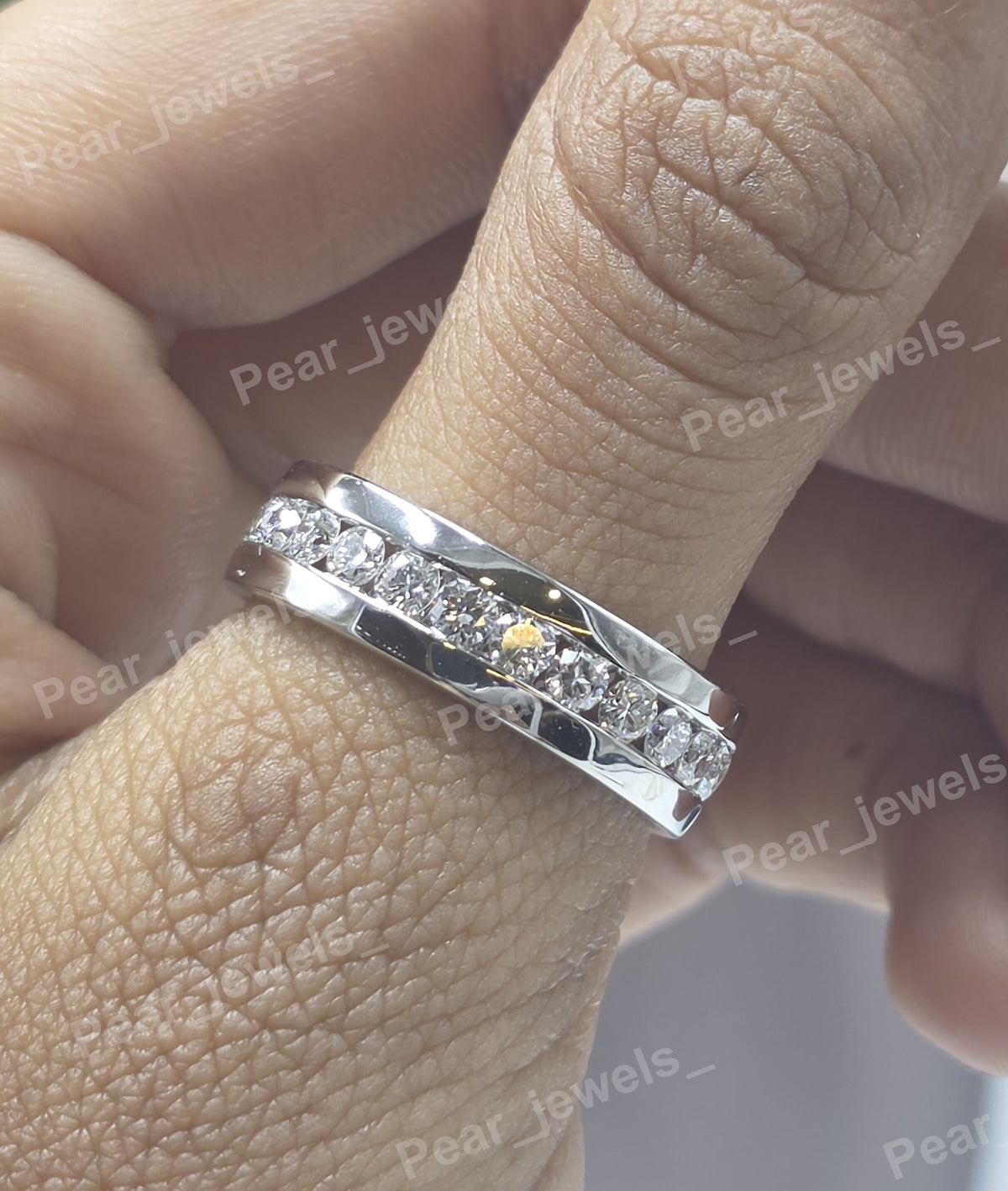 Round Brilliant Cut VVS Moissanite Diamond 925 Silver Daily Wear Band